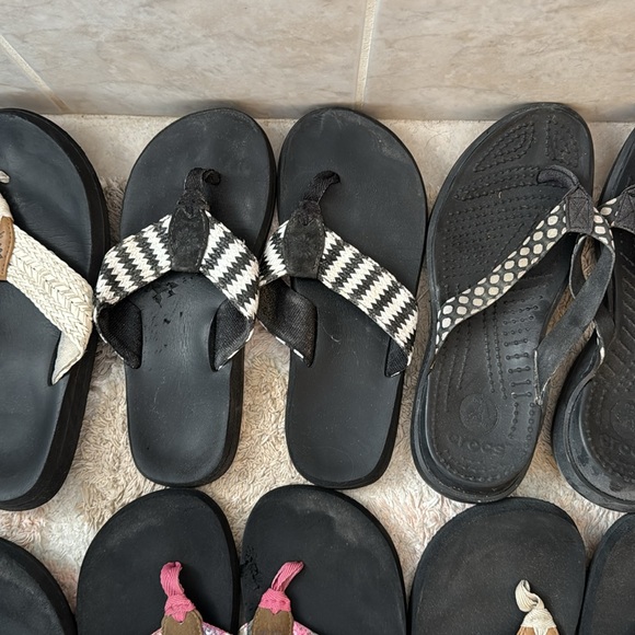 Box of flip-flops 7.5 women’s 8 pairs - Picture 3 of 9